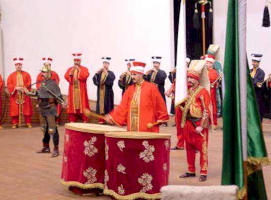 Evden Gelin Çıkartma Mehter Takımı Kiralama Profesyonel Ekip İle Sizlere Hizmet Vermekteyiz İstanbul Her ilçesinde Mehter marşı Kiralama